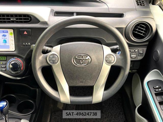 Toyota AQUA 2012-06 8740429-10