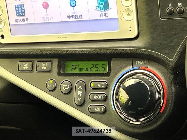 Toyota AQUA 2012-06 8740429-4