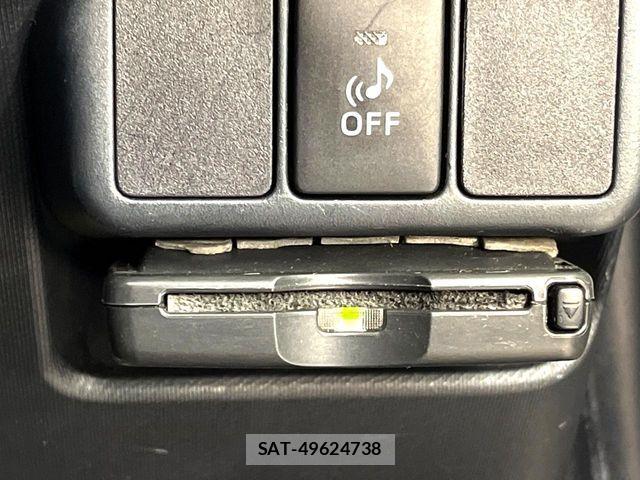 Toyota AQUA 2012-06 8740429-6