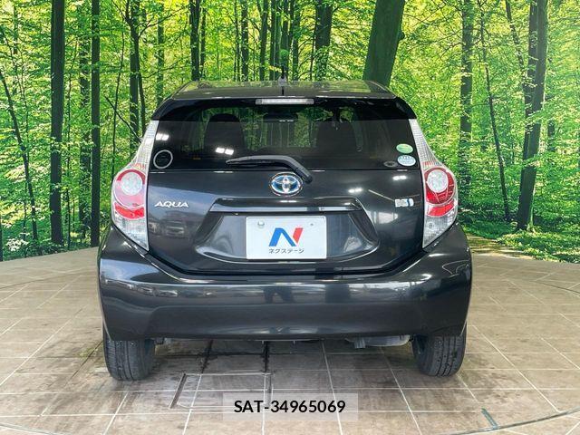 Toyota AQUA 2014-10 8740438-14