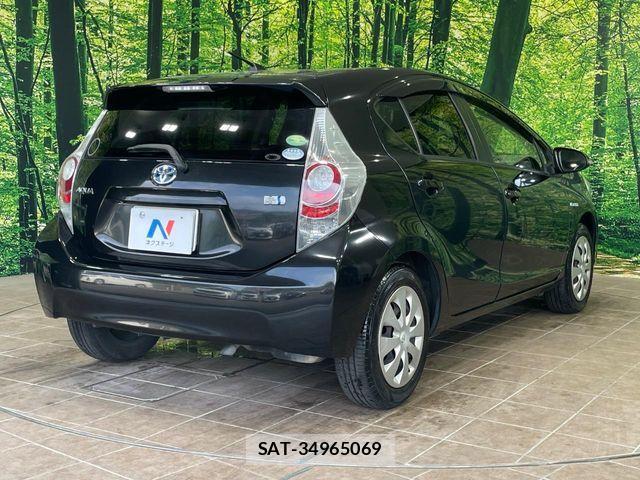 Toyota AQUA 2014-10 8740438-16