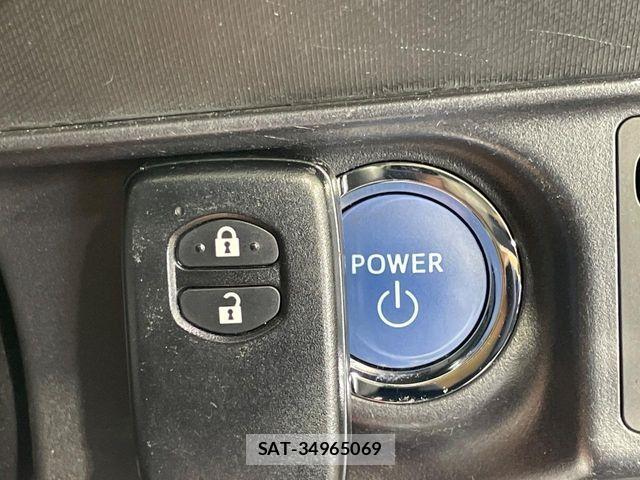 Toyota AQUA 2014-10 8740438-4