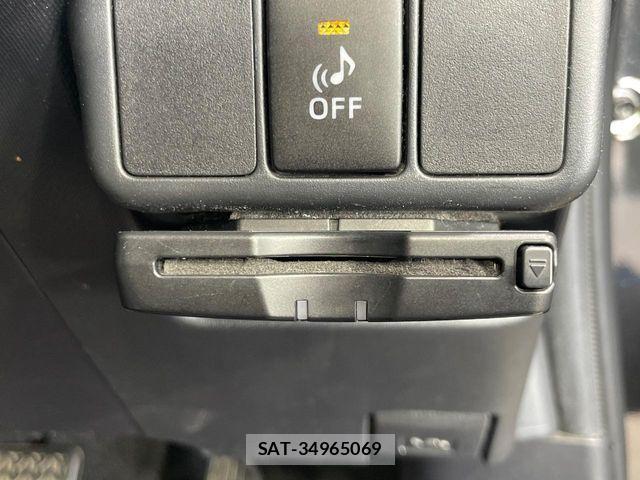 Toyota AQUA 2014-10 8740438-5