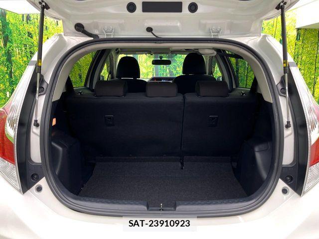 Toyota AQUA 2015-10 8740413-9