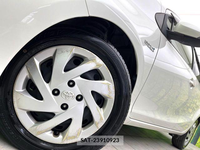 Toyota AQUA 2015-10 8740413-12