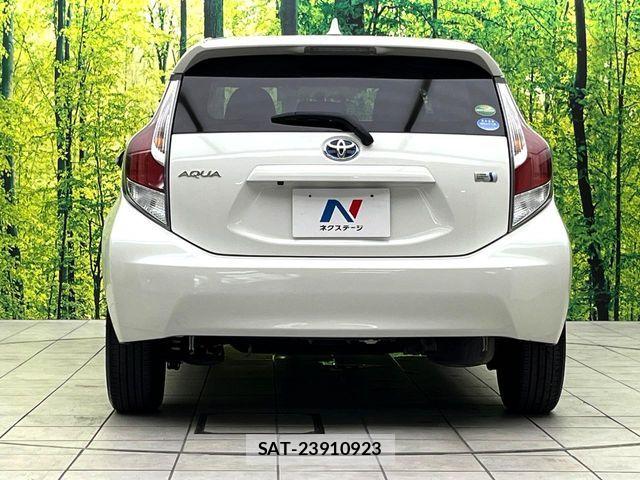 Toyota AQUA 2015-10 8740413-14