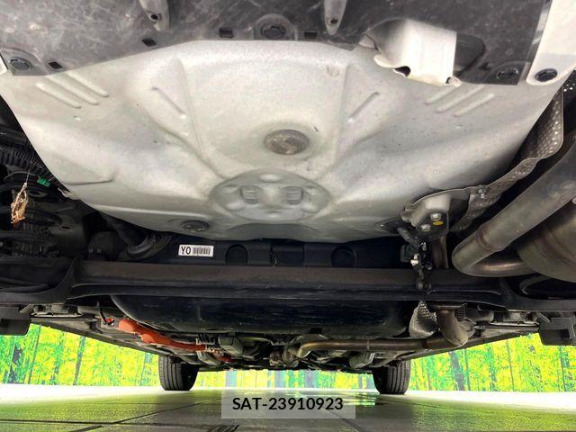 Toyota AQUA 2015-10 8740413-18