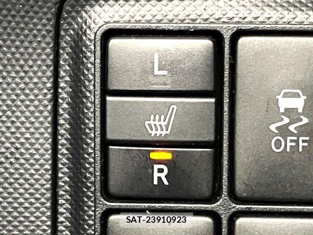Toyota AQUA 2015-10 8740413-3