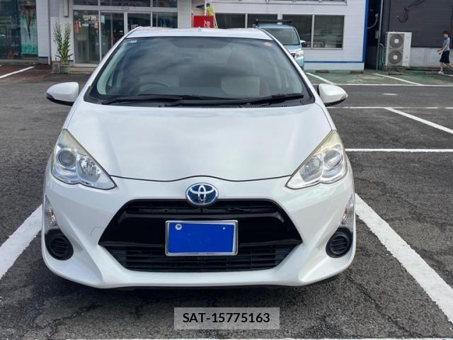 Toyota AQUA 2014-12 8740447-0