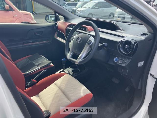 Toyota AQUA 2014-12 8740447-12