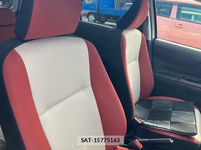 Toyota AQUA 2014-12 8740447-13