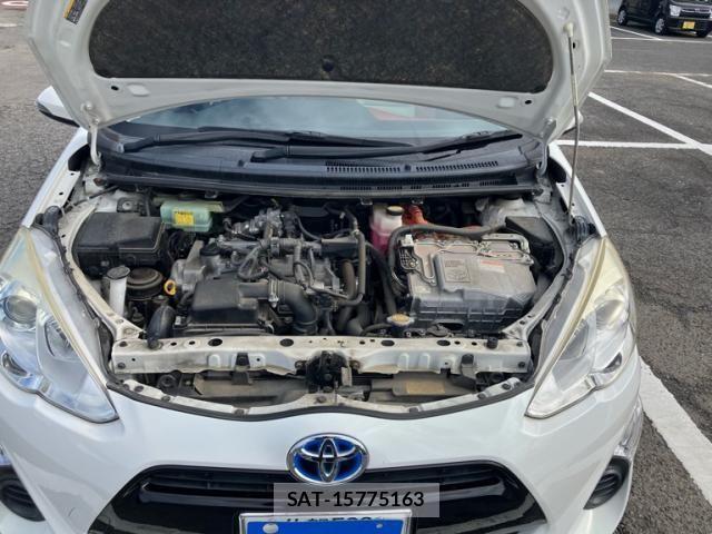 Toyota AQUA 2014-12 8740447-2