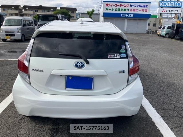 Toyota AQUA 2014-12 8740447-3