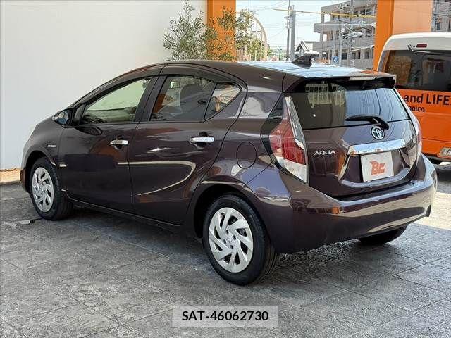 Toyota AQUA 2016-11 8740410-12