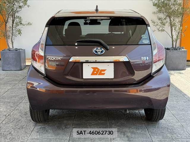 Toyota AQUA 2016-11 8740410-13