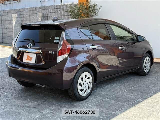 Toyota AQUA 2016-11 8740410-14