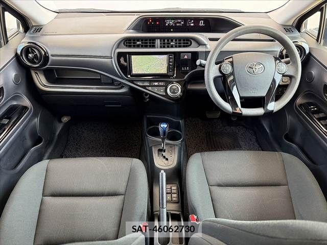 Toyota AQUA 2016-11 8740410-1