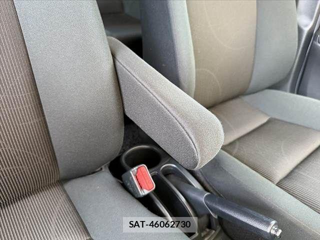 Toyota AQUA 2016-11 8740410-28