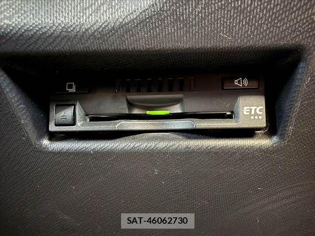 Toyota AQUA 2016-11 8740410-6