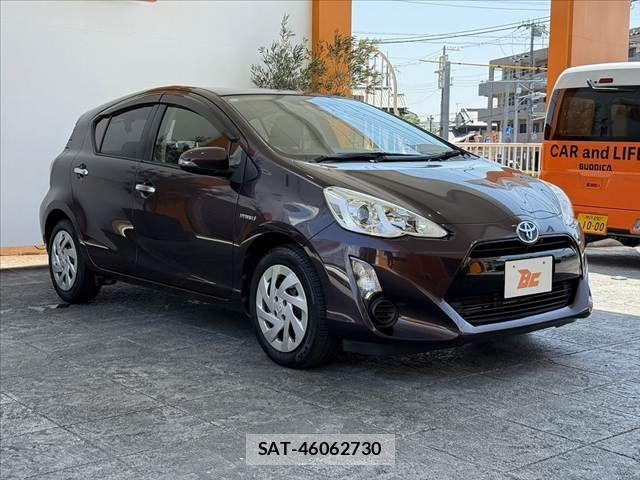 Toyota AQUA 2016-11 8740410-7