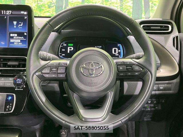 Toyota AQUA 2024-09 8740377-10