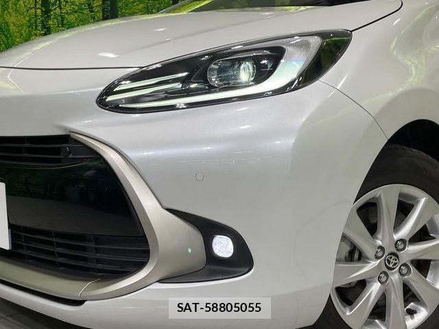 Toyota AQUA 2024-09 8740377-11