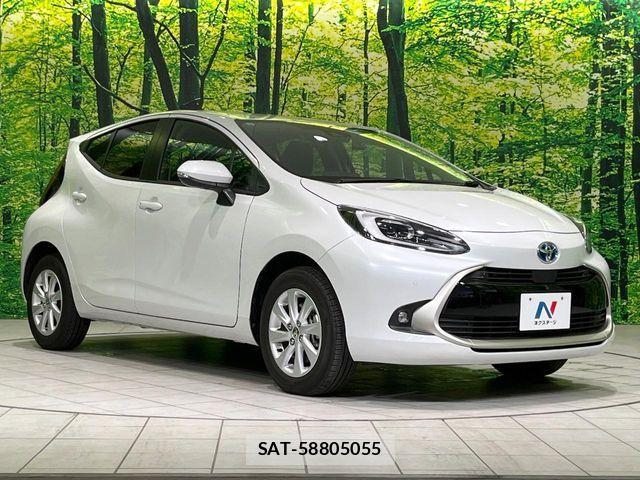 Toyota AQUA 2024-09 8740377-15