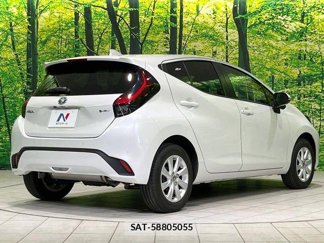 Toyota AQUA 2024-09 8740377-16
