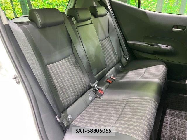 Toyota AQUA 2024-09 8740377-8