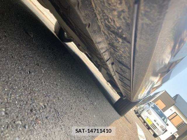 Toyota AQUA 2015-12 8740466-10