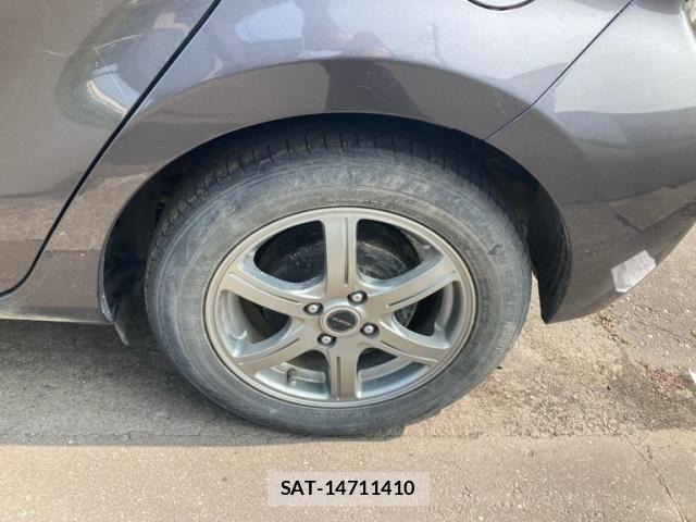 Toyota AQUA 2015-12 8740466-12