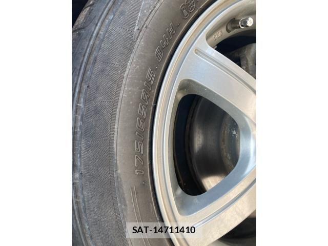 Toyota AQUA 2015-12 8740466-15