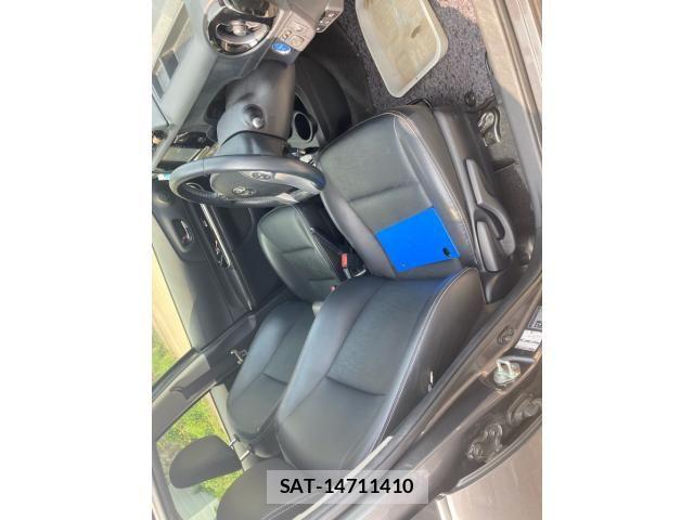 Toyota AQUA 2015-12 8740466-16