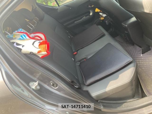 Toyota AQUA 2015-12 8740466-17