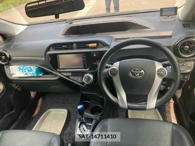 Toyota AQUA 2015-12 8740466-20