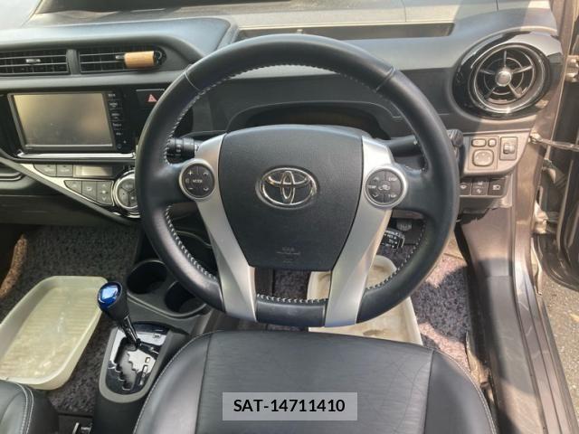 Toyota AQUA 2015-12 8740466-21