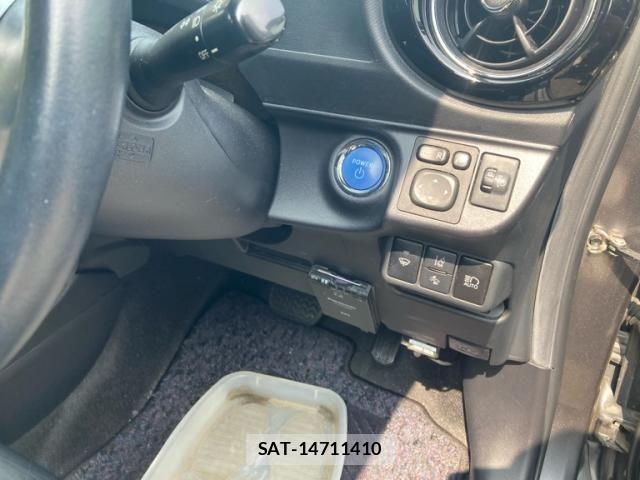 Toyota AQUA 2015-12 8740466-23