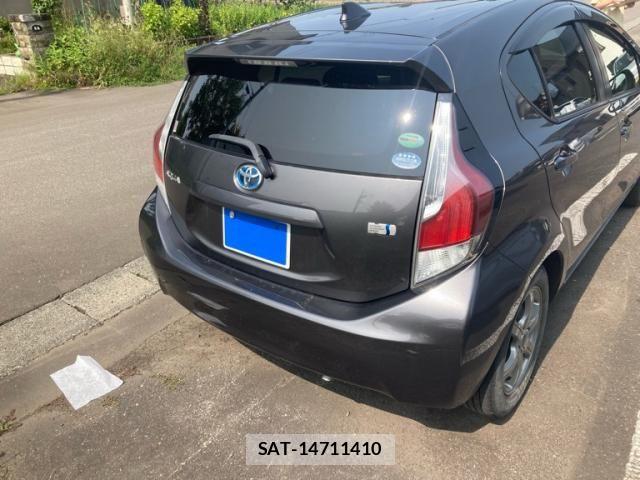 Toyota AQUA 2015-12 8740466-4