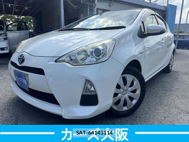 Toyota AQUA 2014-09 8740454-0