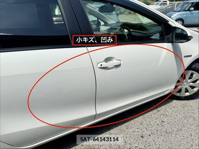Toyota AQUA 2014-09 8740454-16