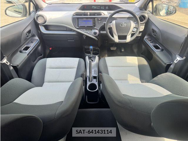 Toyota AQUA 2014-09 8740454-5