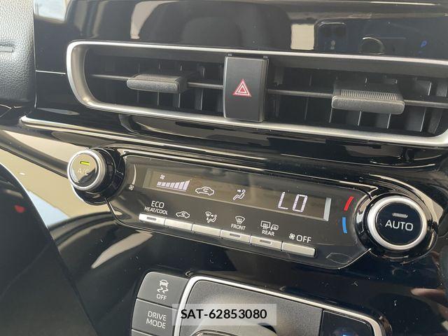 Toyota AQUA 2023-07 8740390-13