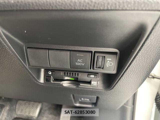 Toyota AQUA 2023-07 8740390-15