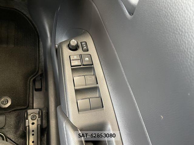Toyota AQUA 2023-07 8740390-21