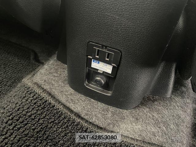 Toyota AQUA 2023-07 8740390-22