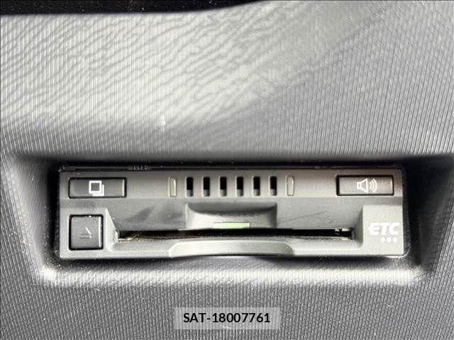 Toyota AQUA 2017-07 8740405-15