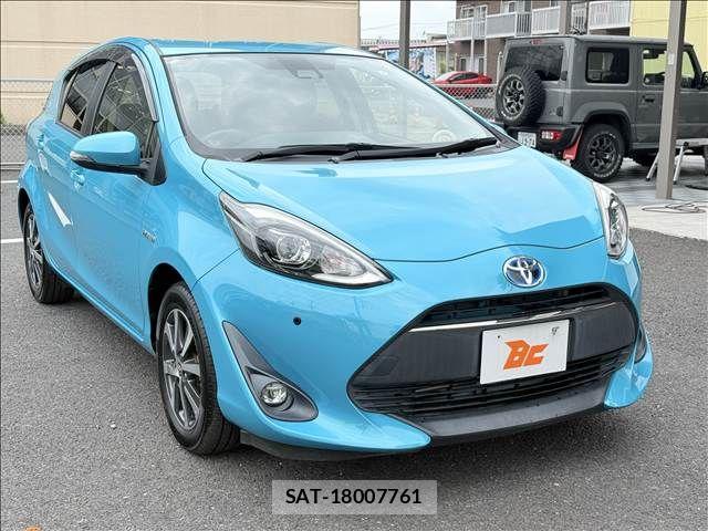 Toyota AQUA 2017-07 8740405-4