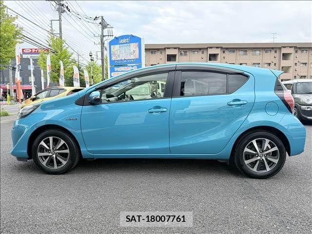 Toyota AQUA 2017-07 8740405-5