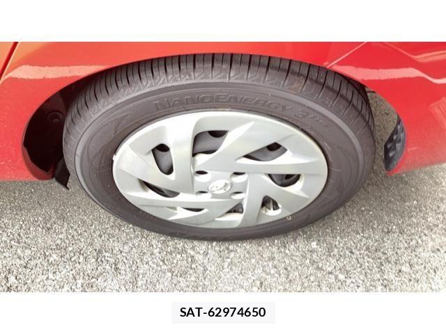 Toyota AQUA 2019-01 8740415-3