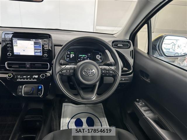 Toyota AQUA 2024-09 8740388-14